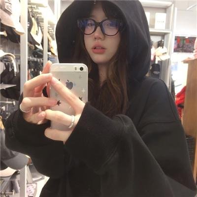 倒挂的爱丽丝